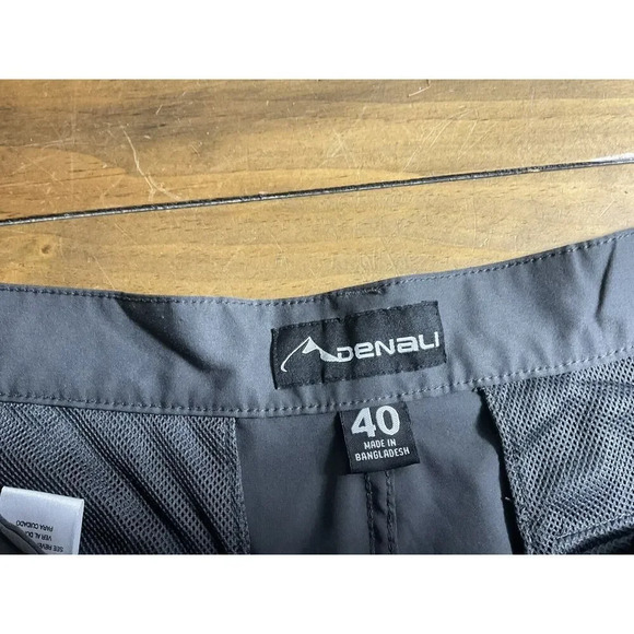 Denali Cargo Shorts Mens Size 40 Gray Flat Front Stretch Fit - Picture 3 of 9